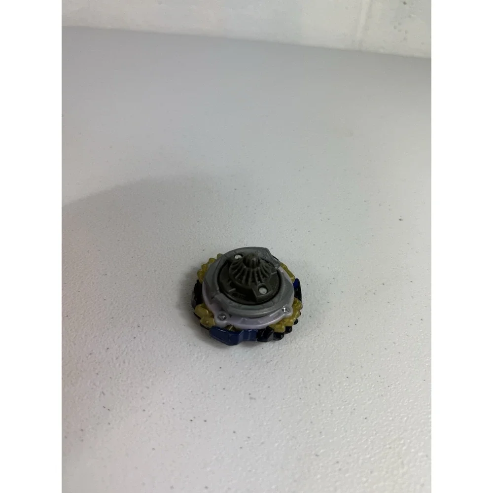Takara Tomy Beyblade Burst B-95 Shelter Regulus w/ Mixed performance pieces